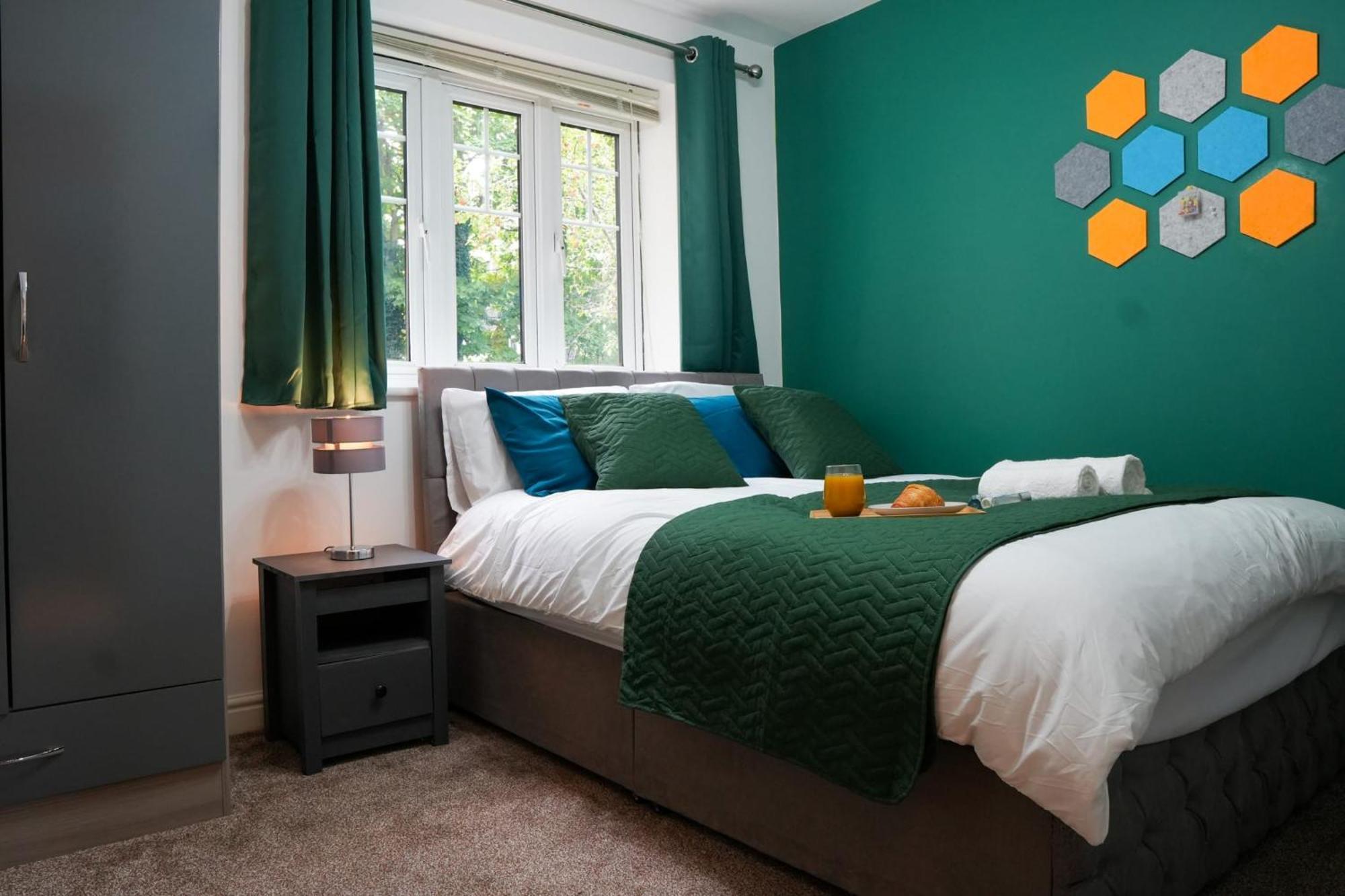 Whole 2-Bed Apartment - Contractors, Professionals, Ulez Free, Free Parking, B'Ham City 10Mins Birmingham Eksteriør bilde