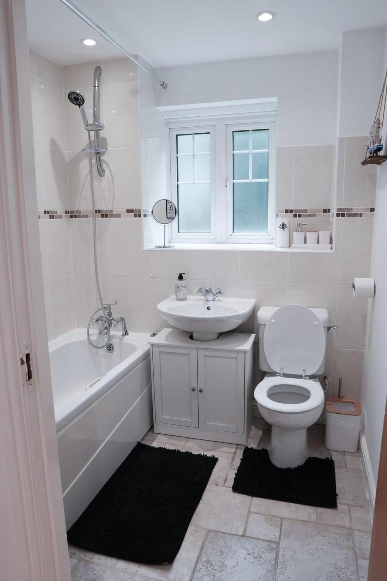 Whole 2-Bed Apartment - Contractors, Professionals, Ulez Free, Free Parking, B'Ham City 10Mins Birmingham Eksteriør bilde